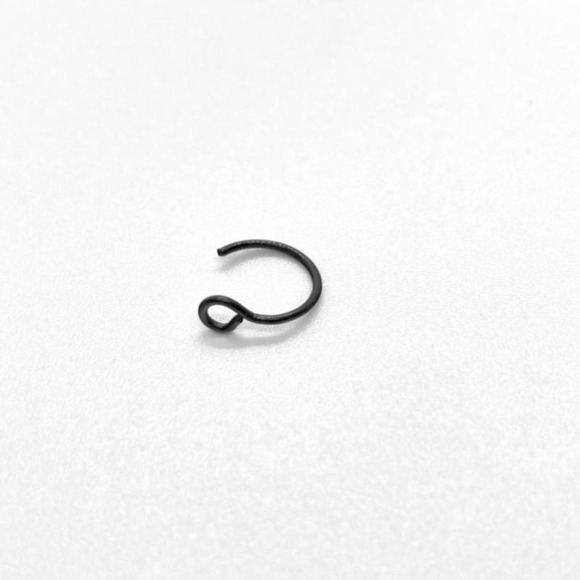 Single Fake Nose Ring Cuff - Black - Picture 3 of 6